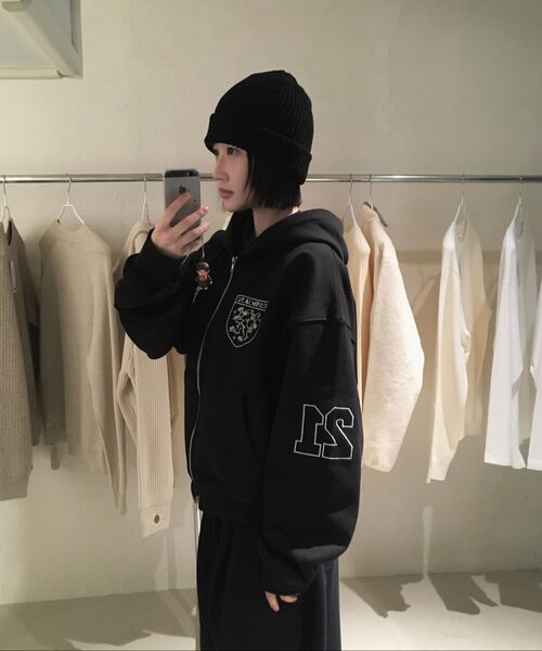 CRIGUN(クリガン)の「CLUB JERSEY ZIP-UP HOODIE BLACK(パーカー・レディース・ブラック・WS/MEDIUM/LARGE/X-LARGE)」の12枚目の写真