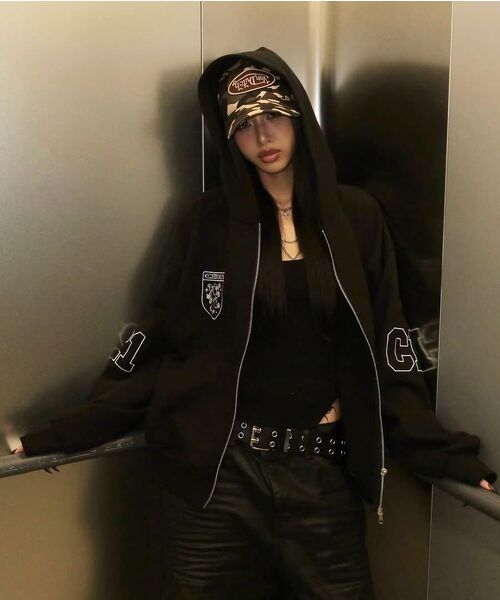 CRIGUN(クリガン)の「CLUB JERSEY ZIP-UP HOODIE BLACK(パーカー・レディース・ブラック・WS/MEDIUM/LARGE/X-LARGE)」の14枚目の写真