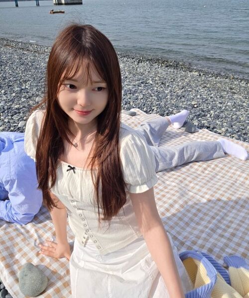 ROSEFRANTZ（ロゼフランツ）の「Puff Shirring Ribbon T-shirt [Cream]（Tシャツ/カットソー・レディース・その他・FREE）」の2枚目の写真