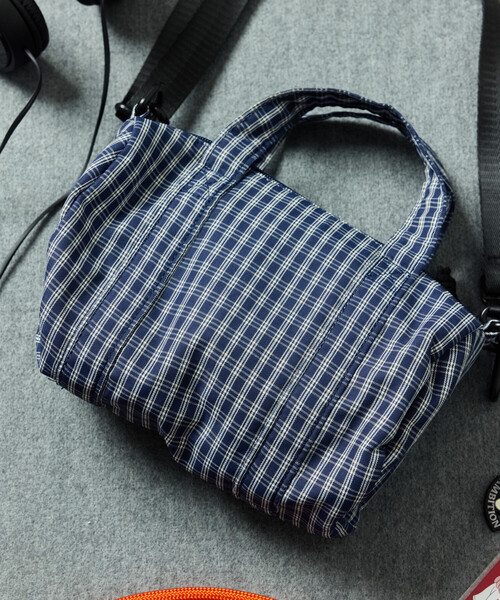 UMBRO(アンブロ)の「UMBRO/アンブロ SP BOSTON MINI BAG/別注 チェック&ストライプ ミニボストンバッグ(ショルダーバッグ・メンズ・ホワイト/ブラック/ネイビー/ブルー/グリーン・ONE SIZE)」の6枚目の写真