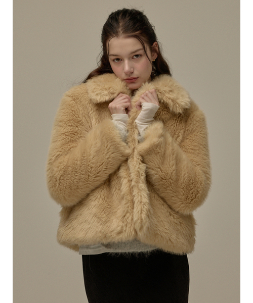 BEMUSE MANSION(ビミューズマンション)の「Alpaca faux fur jacket - Beige(ムートンコート・レディース・Beige・FREE)」の3枚目の写真