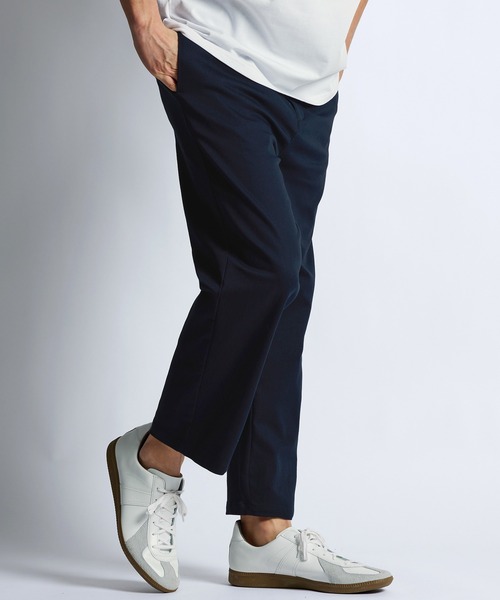 LANVIN en Bleu(ランバンオンブルー)の「超伸縮「ガムストレッチ」接触冷感 アンクルパンツ(チノパンツ・メンズ・ネイビー/ブラック/ホワイト/ライトグレー・50/48/46/52)」の1枚目の写真