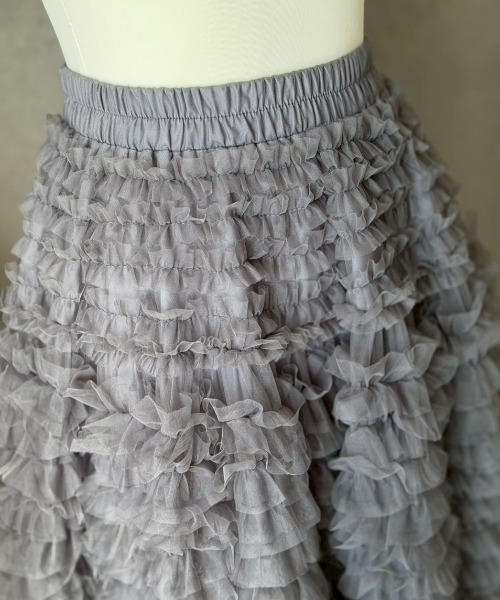 LADYM(ラディム)の「【LADYM】Whip Tulle Skirt(スカート・レディース・グレー/アイボリー・FREE)」の2枚目の写真