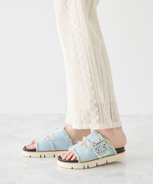 coca(ANDEX shoes product)(コカ)の「厚底 デニム ビジューバックル サンダル(サンダル・レディース・ブルー/ブラック・MEDIUM/LARGE/SMALL)」の9枚目の写真