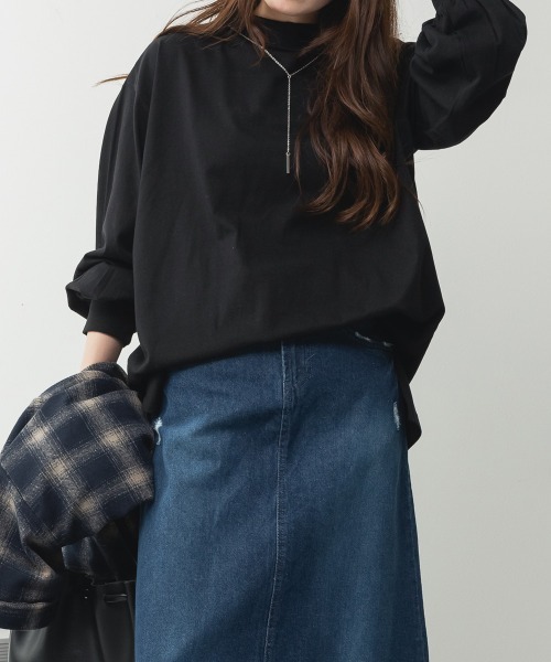 aity(アイティ)の「M-5L バルーンスリーブ モックネック無地ロンT(Tシャツ/カットソー・レディース・チャコールグレー/グレイッシュベージュ/ミント/ブラック/オフホワイト・LL~3L/4L~5L/M~L)」の3枚目の写真
