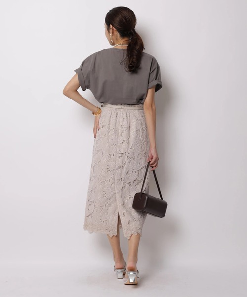 JUSGLITTY（ジャスグリッティー）の「ベルト付レースタイトスカート（スカート・レディース・ピンクベージュ/ネイビー/ホワイト・2/1/0）」の5枚目の写真