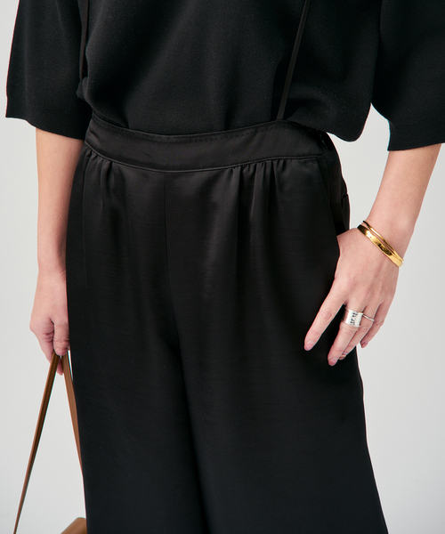 VERMEIL par iena（ヴェルメイユパーイエナ）の「サテンサスペンダーパンツ（その他パンツ・レディース・ブラック/アイボリー・38/36/40）」の7枚目の写真