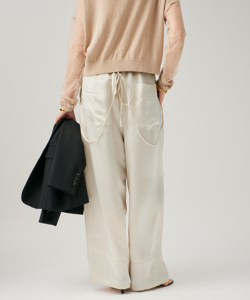 VERMEIL par iena（ヴェルメイユパーイエナ）の「サテンサスペンダーパンツ（その他パンツ・レディース・ブラック/アイボリー・38/36/40）」の11枚目の写真