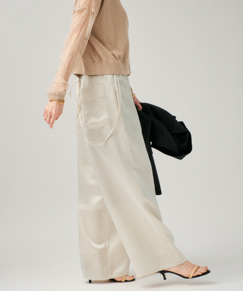 VERMEIL par iena（ヴェルメイユパーイエナ）の「サテンサスペンダーパンツ（その他パンツ・レディース・ブラック/アイボリー・38/36/40）」の12枚目の写真