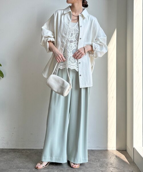 DouDou（ドゥドゥ）の「リヨセルツイルシャツ（シャツ/ブラウス・レディース・ブルー/オフホワイト・FREE）」の4枚目の写真