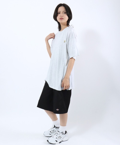 sanrio(サンリオ)の「sanrio(サンリオ)日焼けキャラクター サガラ刺繍 ビッグTシャツ/半袖 キャラT 夏コーデシャツ(Tシャツ/カットソー・レディース・スミクロ/グレー系/オフホワイト/サックスブルー・M/L)」の19枚目の写真