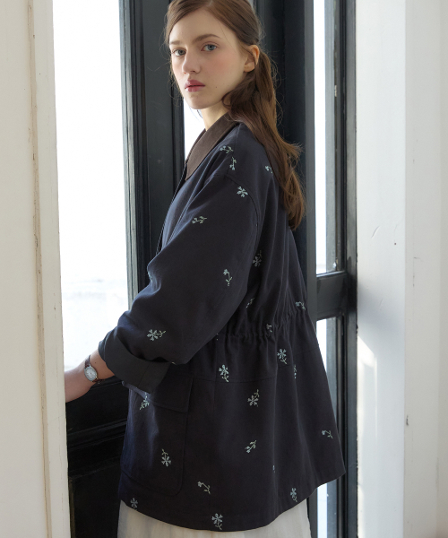 OURHOPE(アワーホープ)の「フローラ刺繍コットンジャケット - ネイビー(その他アウター・レディース・ネイビー・ONE)」の3枚目の写真