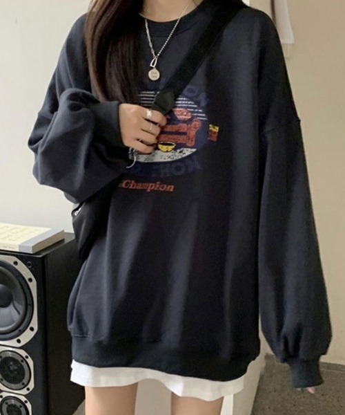 SallyLunn（サリーラン）の「ヴィンテージプリント オーバーサイズスウェット（スウェット・レディース・ブラック/グレー・LARGE/MEDIUM）」の4枚目の写真
