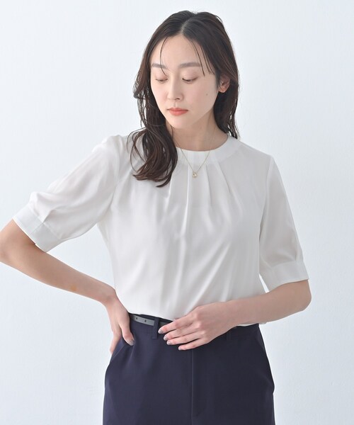 UNTITLED(アンタイトル)の「【洗える/スーツインナー】タックディティールブラウス(シャツ/ブラウス・レディース・オフホワイト/ホワイト系3/ライトグレー系・48/46/50/44/04/03/02/01/00)」の6枚目の写真
