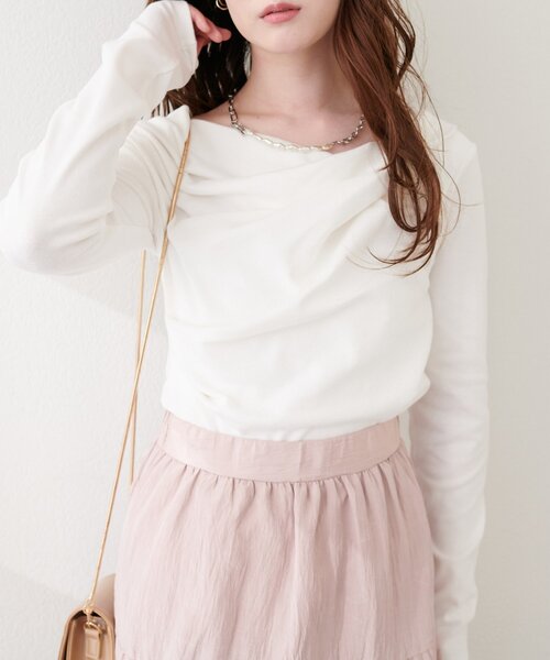 natural couture（ナチュラルクチュール）の「スムース天竺ドレーププルオーバー（ニット/セーター・レディース・オフホワイト/ブラック/ピンク・FREE）」の2枚目の写真