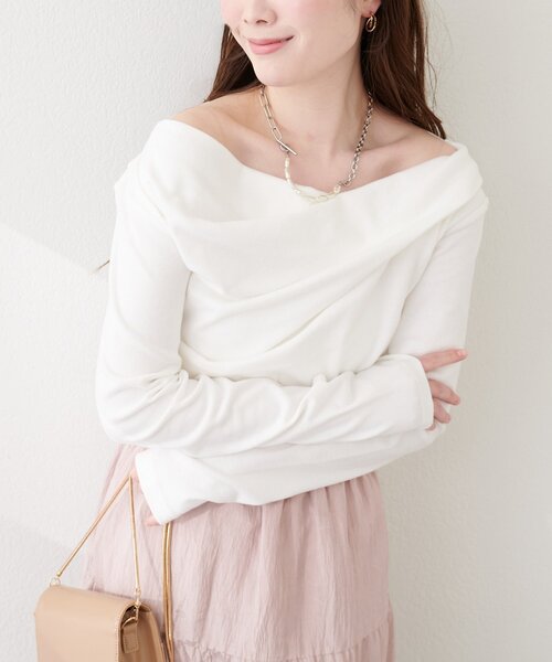 natural couture（ナチュラルクチュール）の「スムース天竺ドレーププルオーバー（ニット/セーター・レディース・オフホワイト/ブラック/ピンク・FREE）」の4枚目の写真