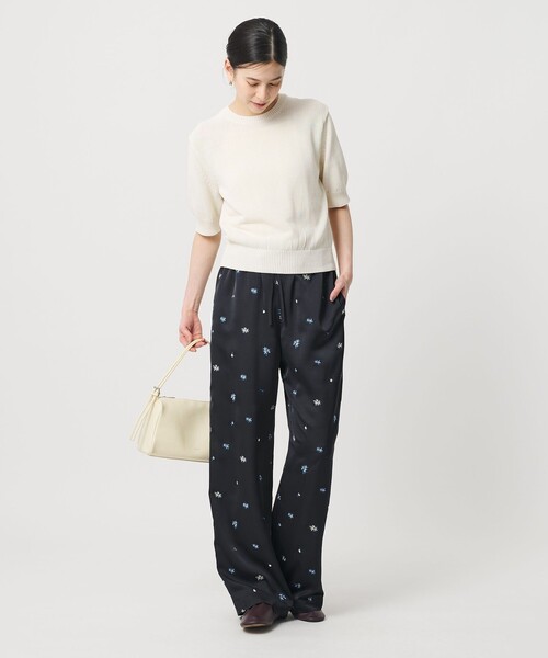 BEAUTY&YOUTH UNITED ARROWS(ビューティーアンドユースユナイテッドアローズ)の「フラワー エンブロイダリー ドローストリング パンツ ウォッシャブル(その他パンツ・レディース・ライトグレー/ブラック・M/S)」の4枚目の写真