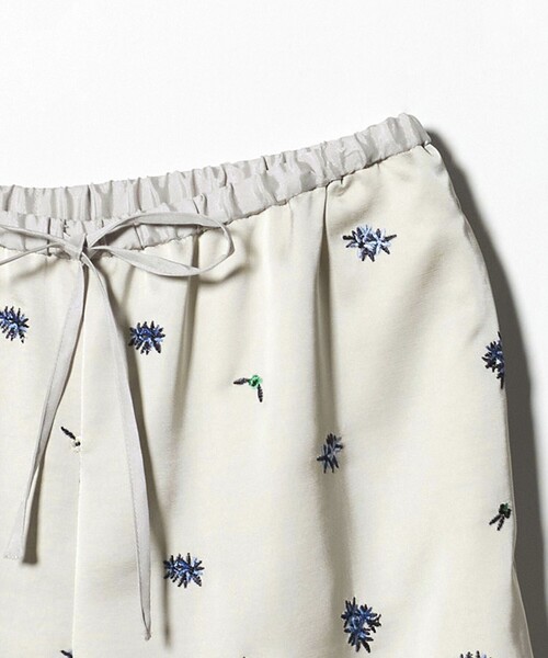 BEAUTY&YOUTH UNITED ARROWS(ビューティーアンドユースユナイテッドアローズ)の「フラワー エンブロイダリー ドローストリング パンツ ウォッシャブル(その他パンツ・レディース・ライトグレー/ブラック・M/S)」の17枚目の写真