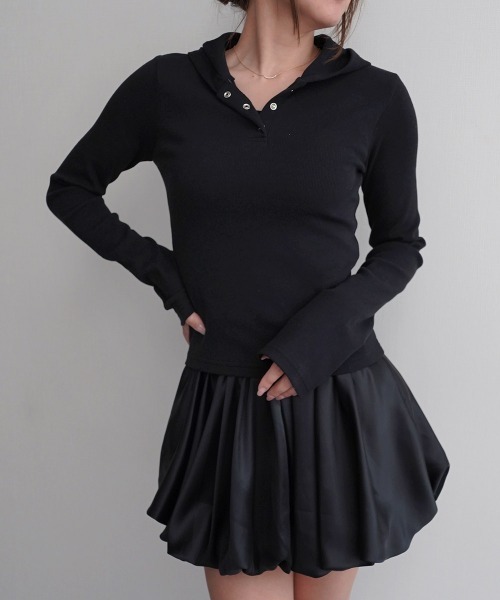 Rashik(ラシク)の「【Rashik】フーディーヘンリーネックトップス(Tシャツ/カットソー・レディース・ベージュ/ブラック/グレー・FREE)」の1枚目の写真