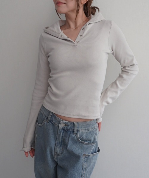Rashik(ラシク)の「【Rashik】フーディーヘンリーネックトップス(Tシャツ/カットソー・レディース・ベージュ/ブラック/グレー・FREE)」の12枚目の写真