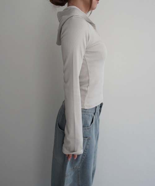 Rashik(ラシク)の「【Rashik】フーディーヘンリーネックトップス(Tシャツ/カットソー・レディース・ベージュ/ブラック/グレー・FREE)」の5枚目の写真