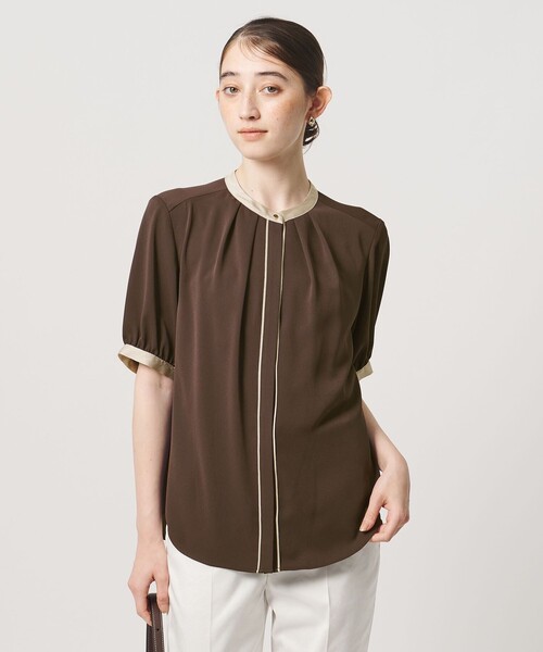 UNITED ARROWS(ユナイテッドアローズ)の「バイカラーパイピング ショートスリーブ ブラウス(シャツ/ブラウス・レディース・その他7/オフホワイト/ナチュラル/ダークグレー/ダークブラウン/その他1・FREE)」の4枚目の写真