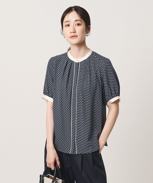 UNITED ARROWS(ユナイテッドアローズ)の「バイカラーパイピング ショートスリーブ ブラウス(シャツ/ブラウス・レディース・その他7/オフホワイト/ナチュラル/ダークグレー/ダークブラウン/その他1・FREE)」の6枚目の写真