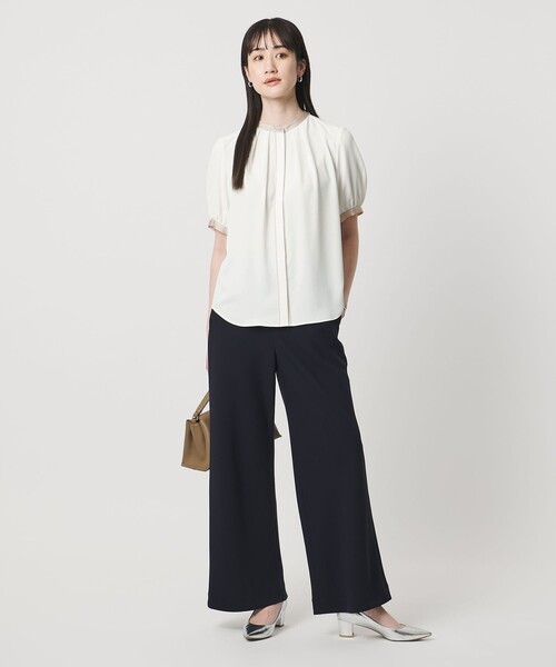 UNITED ARROWS(ユナイテッドアローズ)の「バイカラーパイピング ショートスリーブ ブラウス(シャツ/ブラウス・レディース・その他7/オフホワイト/ナチュラル/ダークグレー/ダークブラウン/その他1・FREE)」の10枚目の写真