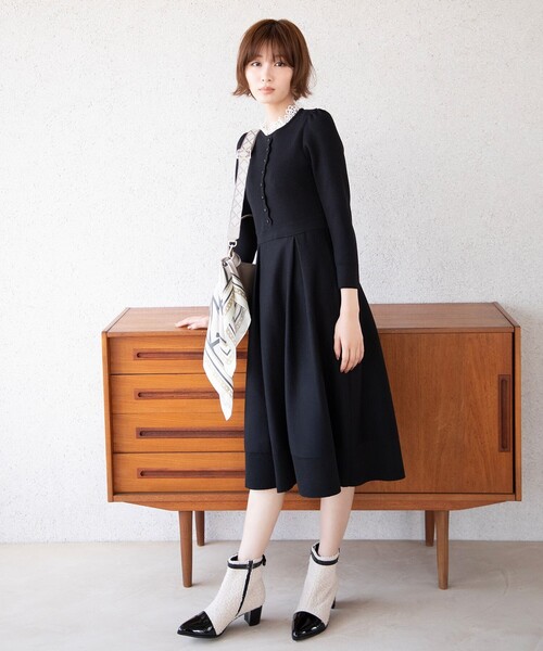 TOCCA(トッカ)の「TOCCA CLOVER BELTED BOOTS ブーツ(ブーツ・レディース・ブラック系/ベージュ系/アイボリー系・LARGE/MEDIUM/SMALL)」の6枚目の写真