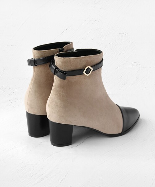 TOCCA(トッカ)の「TOCCA CLOVER BELTED BOOTS ブーツ(ブーツ・レディース・ブラック系/ベージュ系/アイボリー系・LARGE/MEDIUM/SMALL)」の10枚目の写真