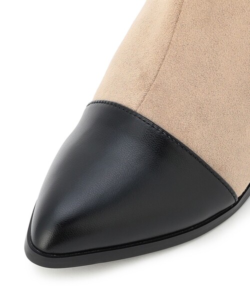 TOCCA(トッカ)の「TOCCA CLOVER BELTED BOOTS ブーツ(ブーツ・レディース・ブラック系/ベージュ系/アイボリー系・LARGE/MEDIUM/SMALL)」の4枚目の写真