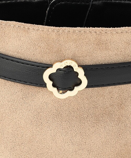 TOCCA(トッカ)の「TOCCA CLOVER BELTED BOOTS ブーツ(ブーツ・レディース・ブラック系/ベージュ系/アイボリー系・LARGE/MEDIUM/SMALL)」の18枚目の写真