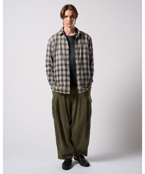 wjk(ダヴルジェイケイ)の「fade cut-off sweatshirt(スウェット・メンズ・ブラック/ネイビー/ベージュ・X-LARGE/LARGE/MEDIUM/SMALL)」の11枚目の写真
