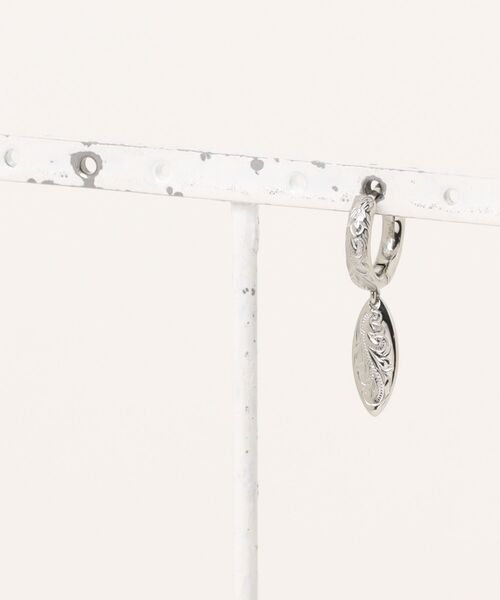 IRIEBEACH(アイリービーチ)の「Surfboard hoop pierce/【ハワイアンジュエリー】【サージカルステンレス】【金属アレルギー対応】【IRIEBEACH / アイリービーチ】つけっぱなしOK(ピアス(片耳用)・レディース・シルバー/ピンク/ゴールド・FREE)」の7枚目の写真