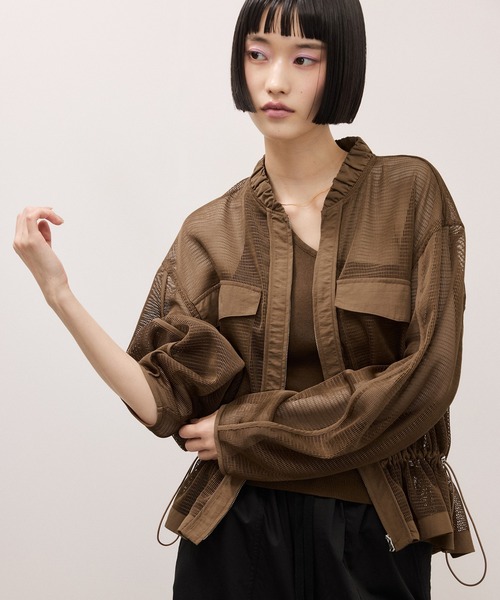 ADAM ET ROPE'(アダムエロペ)の「ドロストメッシュシャツ(シャツ/ブラウス・レディース・ホワイト/ブラック/ダークブラウン・FREE)」の7枚目の写真