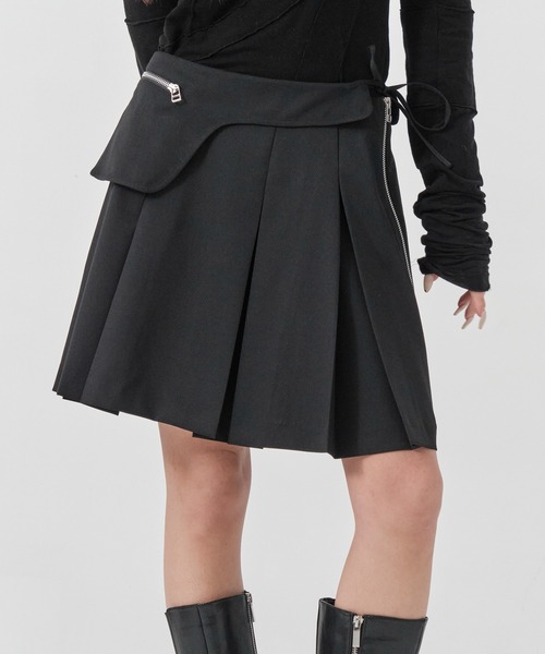 CONZ(コンズ)の「pleated skirt(スカート・レディース・チャコールグレー/ブラック・1/2)」の1枚目の写真