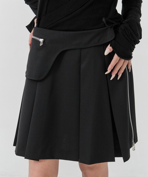 CONZ(コンズ)の「pleated skirt(スカート・レディース・チャコールグレー/ブラック・1/2)」の3枚目の写真