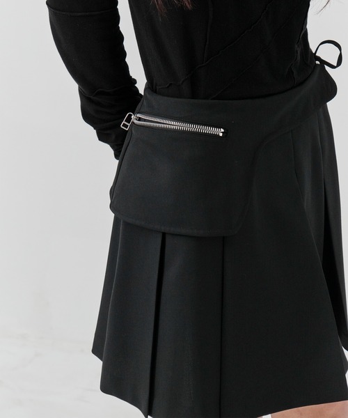CONZ(コンズ)の「pleated skirt(スカート・レディース・チャコールグレー/ブラック・1/2)」の5枚目の写真