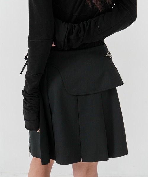 CONZ(コンズ)の「pleated skirt(スカート・レディース・チャコールグレー/ブラック・1/2)」の6枚目の写真