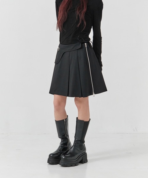 CONZ(コンズ)の「pleated skirt(スカート・レディース・チャコールグレー/ブラック・1/2)」の7枚目の写真