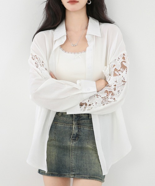 AMAJI(アマジ)の「フレンチヴィンテージ風 レース切替シャツ ゆったり長袖きれいめブラウス(シャツ/ブラウス・レディース・ホワイト・2/1)」の3枚目の写真