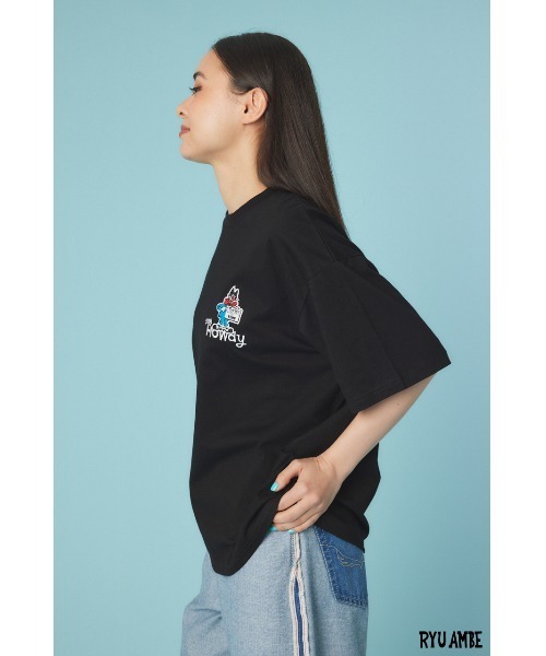 RODEO CROWNS WIDE BOWL(ロデオクラウンズワイドボウル)の「(ryu ambe)MOTIF刺繍Tシャツ(Tシャツ/カットソー・レディース・オフホワイト/ブルー/ブラック/カーキ・MEDIUM/LARGE)」の6枚目の写真