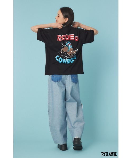 RODEO CROWNS WIDE BOWL(ロデオクラウンズワイドボウル)の「(ryu ambe)MOTIF刺繍Tシャツ(Tシャツ/カットソー・レディース・オフホワイト/ブルー/ブラック/カーキ・MEDIUM/LARGE)」の11枚目の写真
