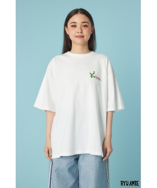 RODEO CROWNS WIDE BOWL(ロデオクラウンズワイドボウル)の「(ryu ambe)MOTIF刺繍Tシャツ(Tシャツ/カットソー・レディース・オフホワイト/ブルー/ブラック/カーキ・MEDIUM/LARGE)」の18枚目の写真