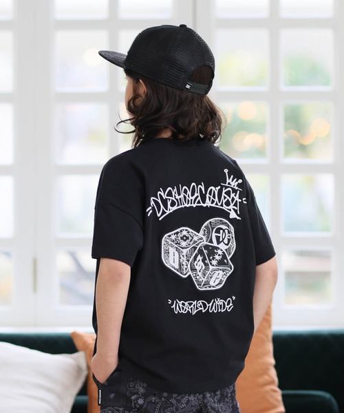 DC(ディーシー)の「DC/ディーシー キッズ 半袖 Tシャツ バックプリント YST262506(Tシャツ/カットソー・キッズ・ホワイト/ブラック/ブラック系その他2/ホワイト系その他2・100cm/110cm/120cm/130cm/140cm/150cm/160cm)」の3枚目の写真