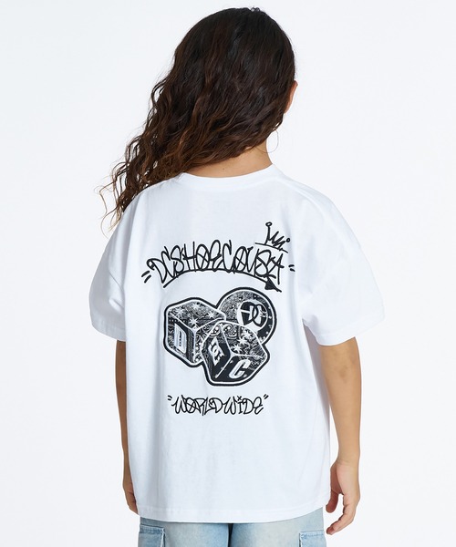 DC(ディーシー)の「DC/ディーシー キッズ 半袖 Tシャツ バックプリント YST262506(Tシャツ/カットソー・キッズ・ホワイト/ブラック/ブラック系その他2/ホワイト系その他2・100cm/110cm/120cm/130cm/140cm/150cm/160cm)」の6枚目の写真