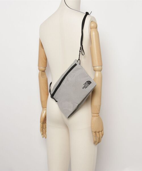 THE NORTH FACE(ザノースフェイス)の「ザ ノース フェイス THE NORTH FACE Rafter Shoulder Pouch M SP ラフターショルダーポーチM SP(ショルダーバッグ・メンズ・その他・ONE SIZE)」の5枚目の写真