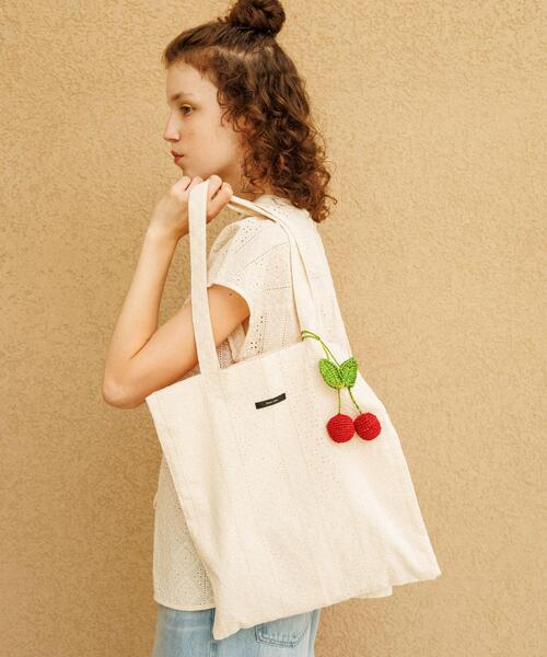 URBAN RESEARCH Sonny Label(アーバンリサーチサニーレーベル)の「コットンレーストートバッグ(トートバッグ・レディース・アイボリー/ブラック/ブルー・FREE)」の2枚目の写真