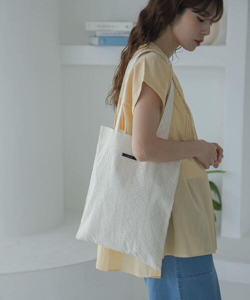 URBAN RESEARCH Sonny Label(アーバンリサーチサニーレーベル)の「コットンレーストートバッグ(トートバッグ・レディース・アイボリー/ブラック/ブルー・FREE)」の8枚目の写真
