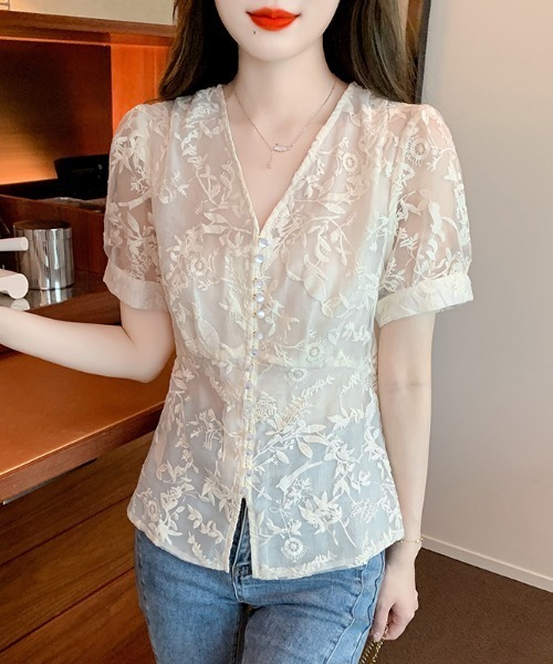 AMAJI（アマジ）の「レース刺繍 シフォン 深Vネック Hライン ブラウス（シャツ/ブラウス・レディース・ホワイト・X-LARGE/LARGE/MEDIUM/SMALL）」の4枚目の写真